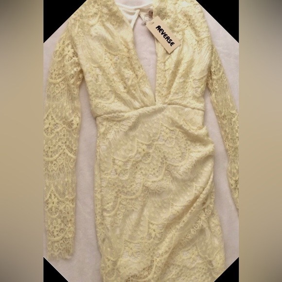 Reverse Yellow open back, plunging neckline lace short dress. NEW RE $69⚡️sale - Picture 4 of 15